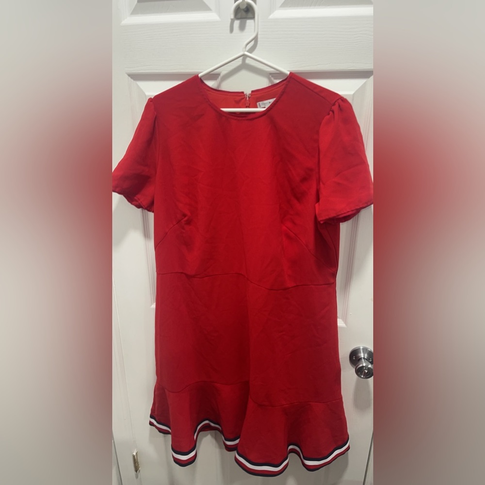 Red short sleeve dress